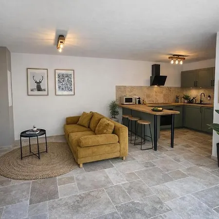 Le Petit Chalet *